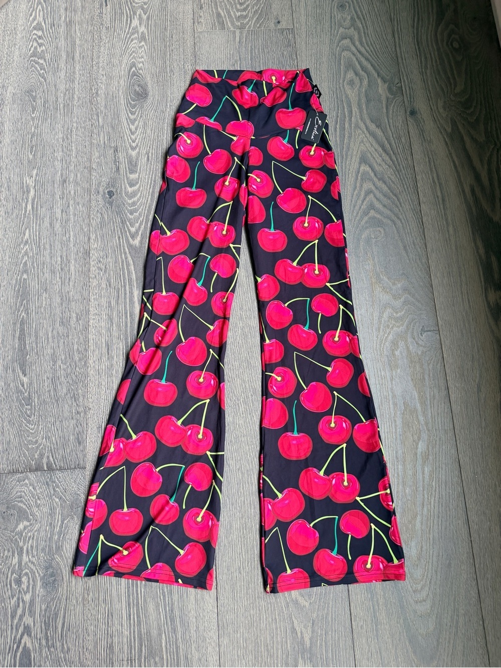 Exotica Cherryish You Soft to Touch High Waisted Bootleg Flare Pant Size Small